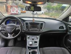 Chrysler 200